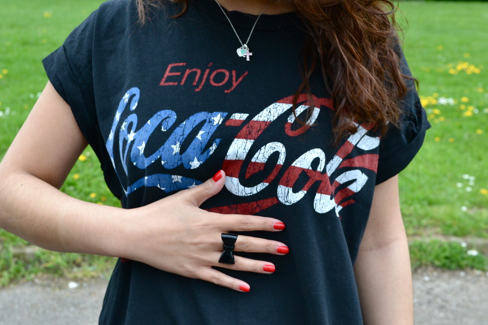 outfit-fashion-coca-cola-tshirt