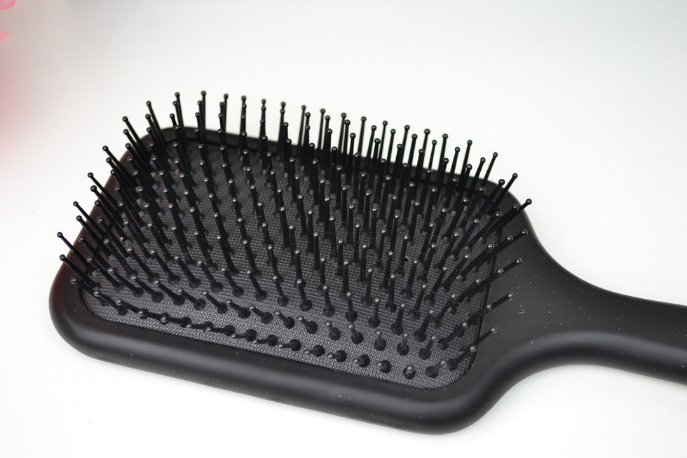 GHD Paddle Brush