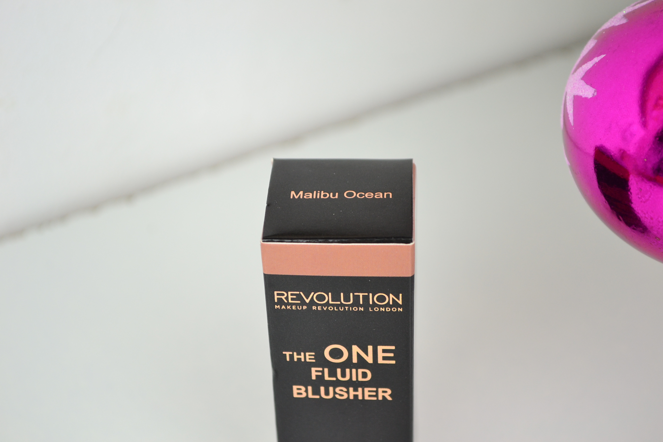 Makeup Revolution The One Fluid Blusher Malibu Ocean