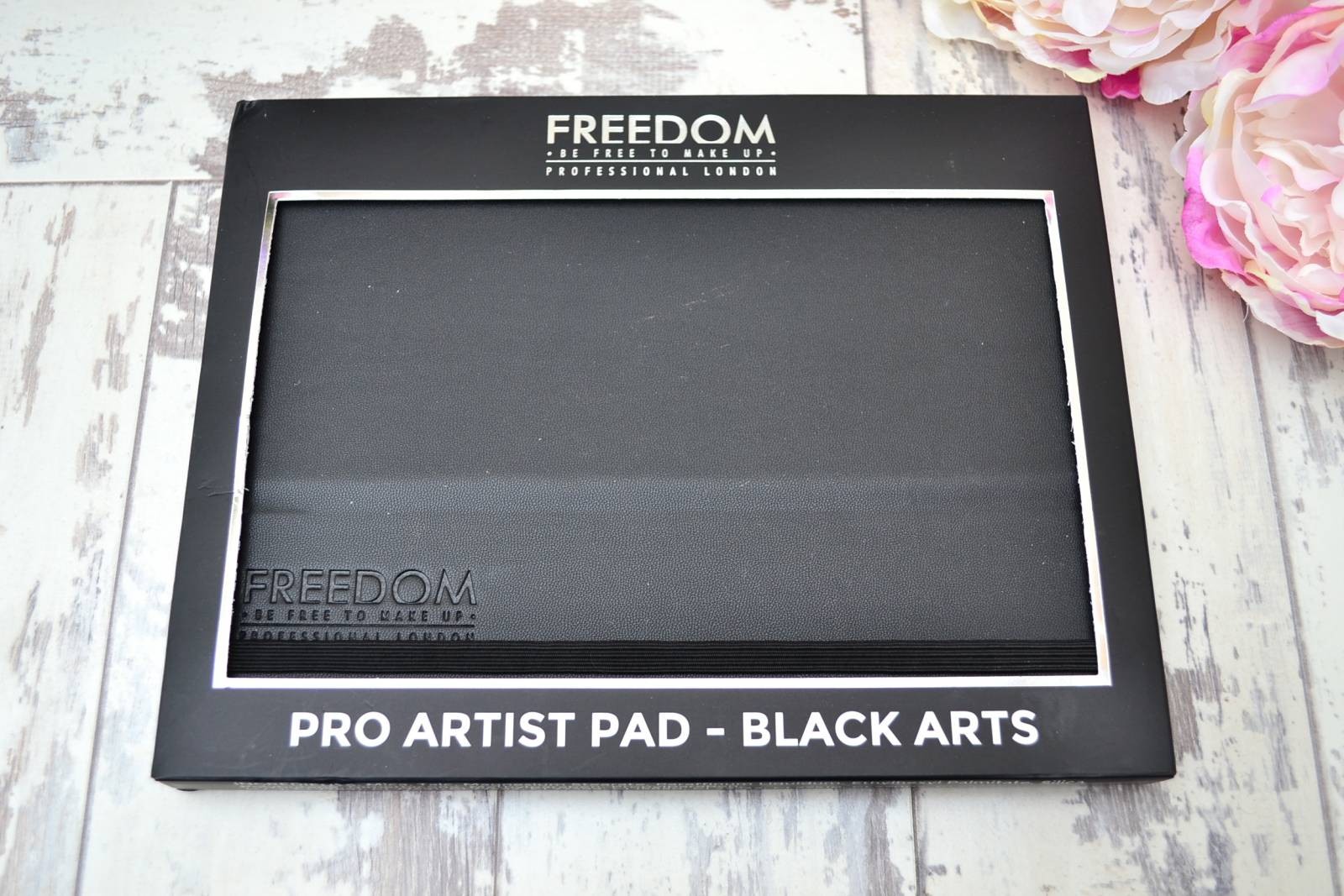 freedom-makeup-pro-artist-pad
