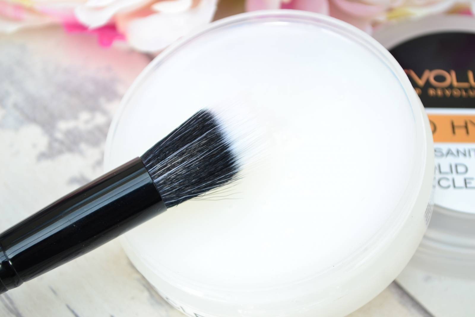 makeup-revolution-solid-pro-brush-cleaner-review