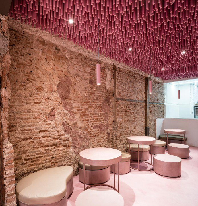 pink-bakery-cafe-in-madrid-spain