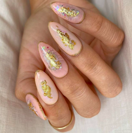 peach-and-gold-nails
