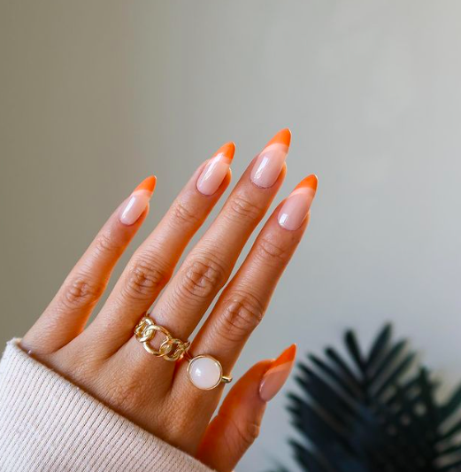 peach-coral-nail-design