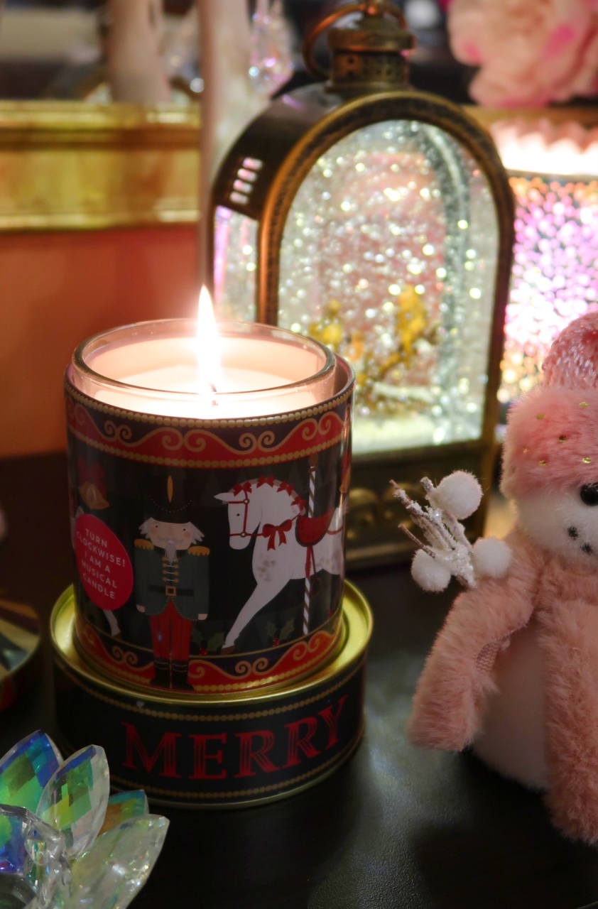 whimsical-candle-for-christmas