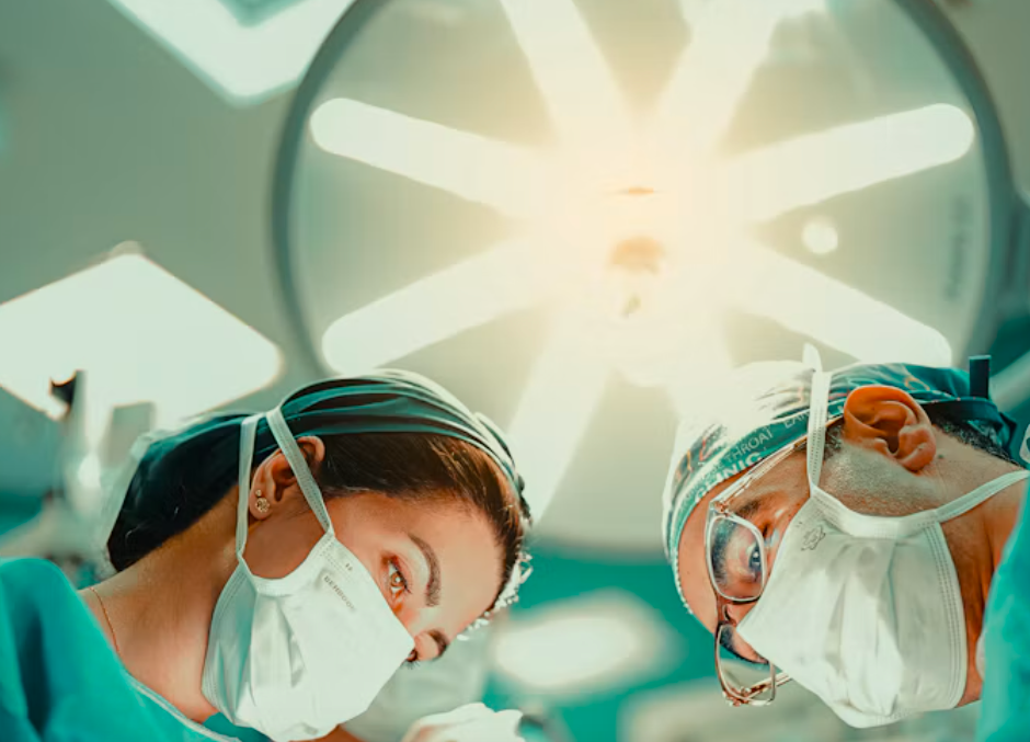 thigh-lift-or-liposuction
